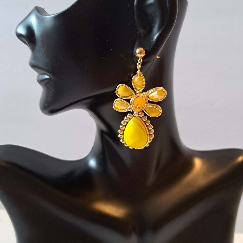Earrings hand made, color yellow